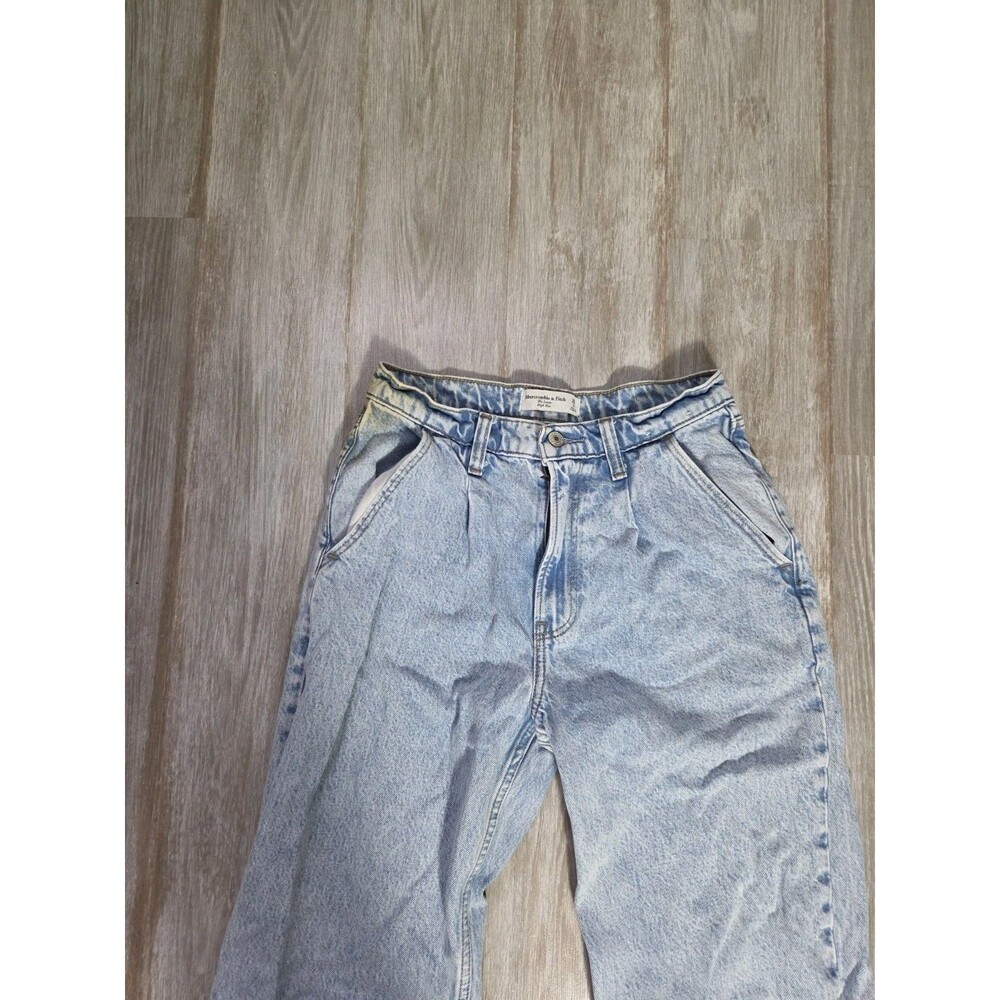 Abercrombie & Fitch The Loose High Rise Jeans Light Wash Straight Leg 26/2R GUC - Picture 2 of 12